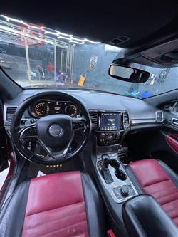 جیپ گراند شیرۆکی